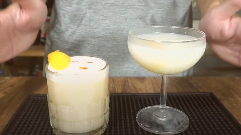 cach-pha-che-whiskey-sour-cocktail-la-mieng-kich-thich-vi-giac-202204131353124100