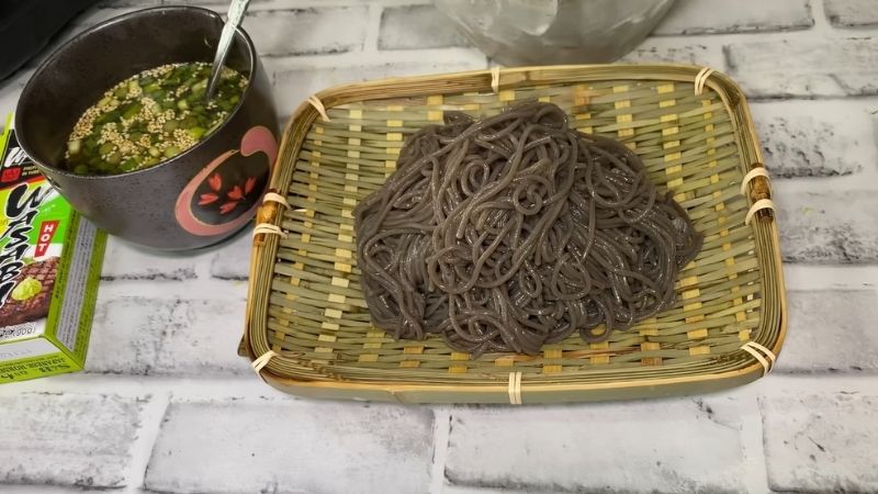 cach-lam-cold-soba-mi-lanh-kieu-nhat-mat-lanh-la-mieng-tai-nha-202204010050221575