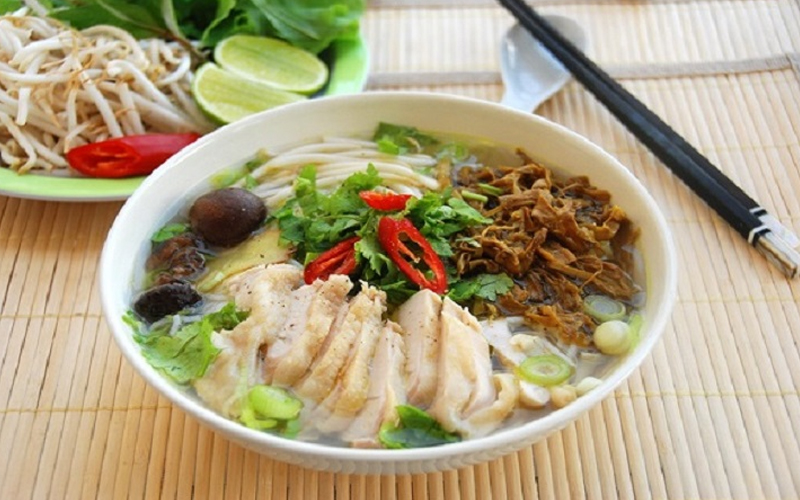 cach-nau-banh-canh-ga-ngon-mieng-thit-ngot-da-gion-ca-nha-thich-me-202012191421273526