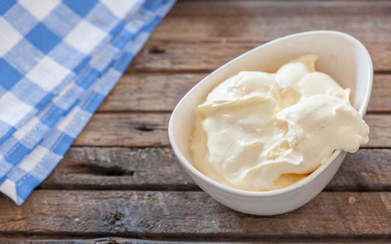 sour-cream-la-gi-co-the-thay-the-sour-cream-trong-nau-an-202112292152125033