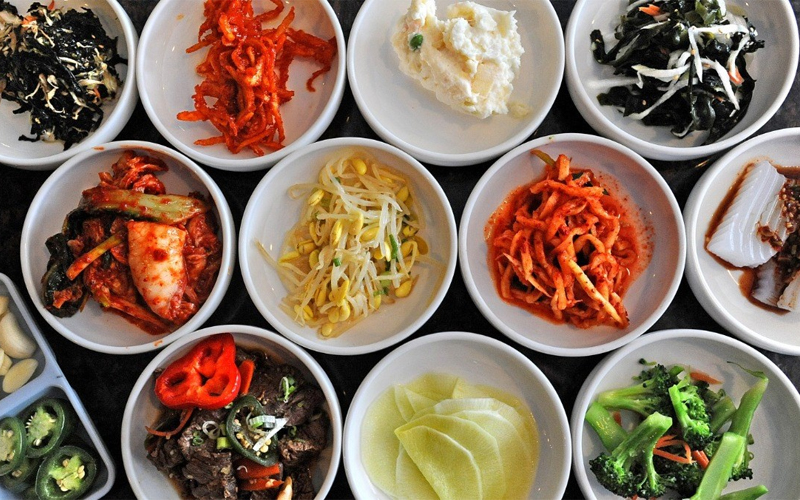 panchan-banchan-la-gi-nhung-dieu-biet-ve-mon-panchan-cua-nguoi-han-202109081749421422